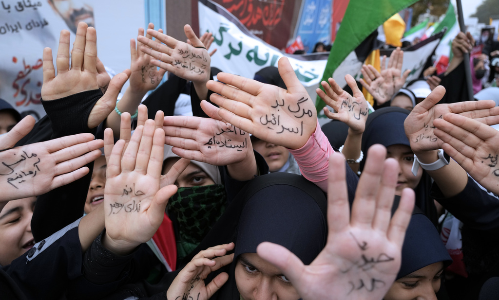 Iranians mark the anniversary of the 1979 US Embassy takeover while ...